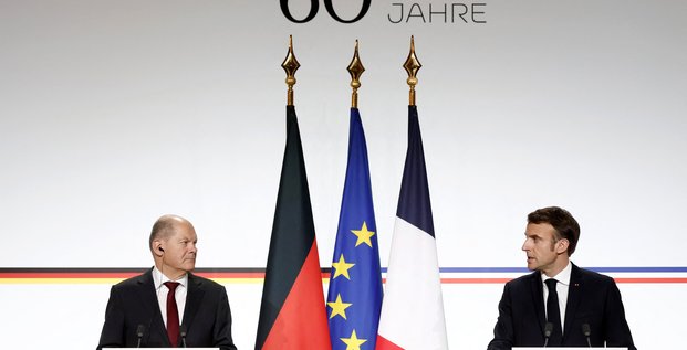 Emmanuel macron et le chancelier allemand olaf scholz lors d'un conseil des ministres conjoint franco-allemand a l'elysee