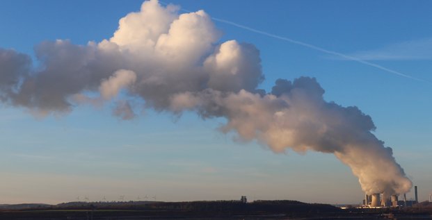 Une vue de la centrale de charbon du fournisseur allemand rwe, a weisweiler
