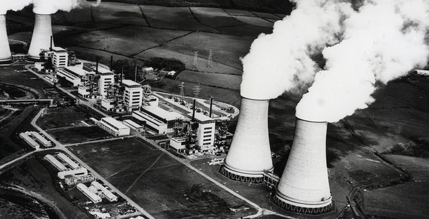 Nuclear power, United Kingdom, Calder Hall,