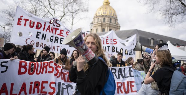 8e jour de grève, manifestation, Paris, étudiants, mégaphone, réforme des retraites