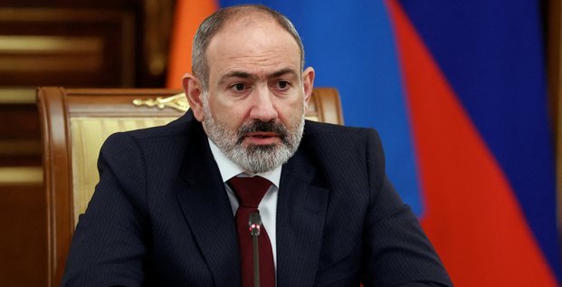 Le premier ministre armenien nikol pashinian lors d'une reunion avec le premier ministre russe mikhail michoustine