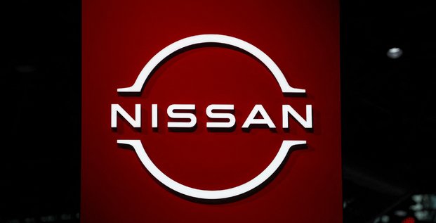 Le logo de nissan est visible lors du salon international de l'auto de new york a manhattan