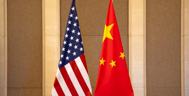 Les drapeaux des etats-unis et de la chine