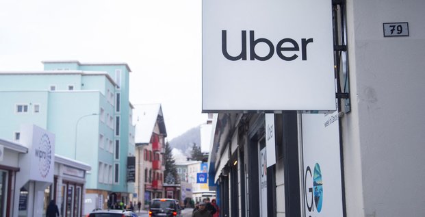 Le logo d'uber a davos, en suisse