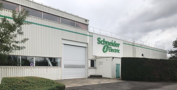 L'usine Schneider Electric d'Alès est maintenant dotée d'une une chaufferie permettant de récupérer la chaleur fatale générée par l'activité industrielle et d'en réutiliser 72% pour chauffer l'hiver et rafraîchir l'été.