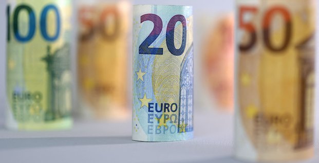 Illustration de billets de banque en euros