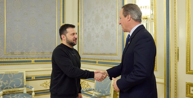 Volodymyr zelenskiy accueille a kyiv le nouveau ministre britannique des affaires etrangeres david cameron