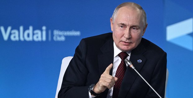 Le president russe vladimir poutine participe a la 20e reunion annuelle du club de discussion valdai a sotchi, en russie