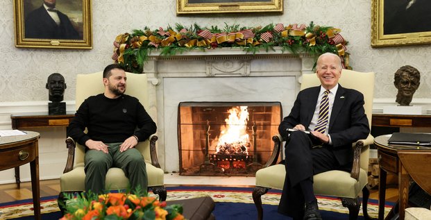 Le president americain joe biden rencontre le president ukrainien volodymyr zelenskiy a washington