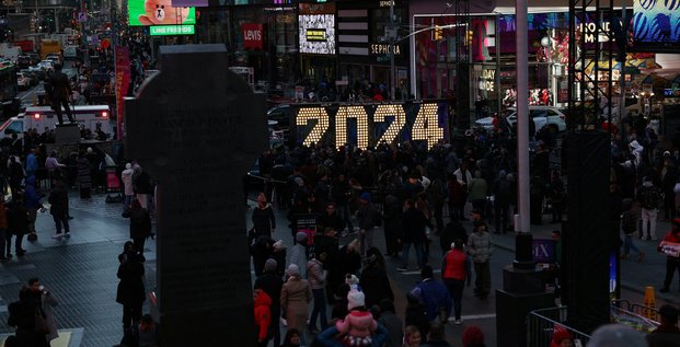 Les chiffres 2024 arrivent pour les celebrations du reveillon du nouvel an 2024 a times square, a new york.