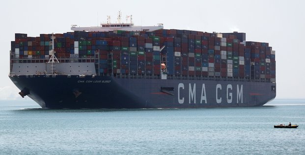 Un container cma cgm dans le canal de suez