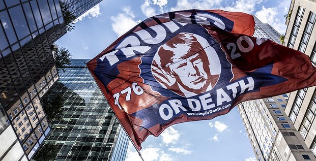 « Trump ou la mort » affichent des manifestants lors d’un rassemblement devant la Trump Tower, à New York le 17 septembre.