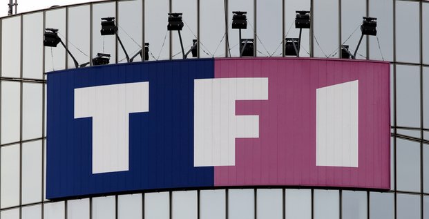 Logo de la chaine de television francaise tf1 vu au siege a paris