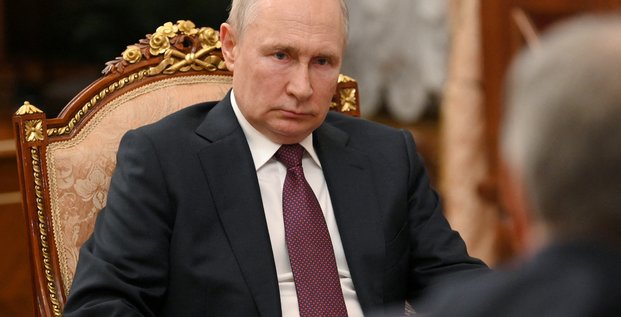 Le president russe vladimir poutine lors d'une reunion au kremlin a moscou