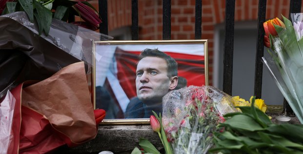 Manifestation devant l'ambassade de russie apres la mort d'alexei navalny, a londres
