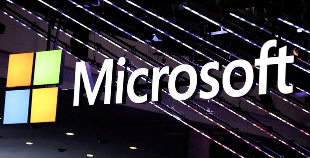 Le logo de microsoft au mobile world congress (mwc) a barcelone