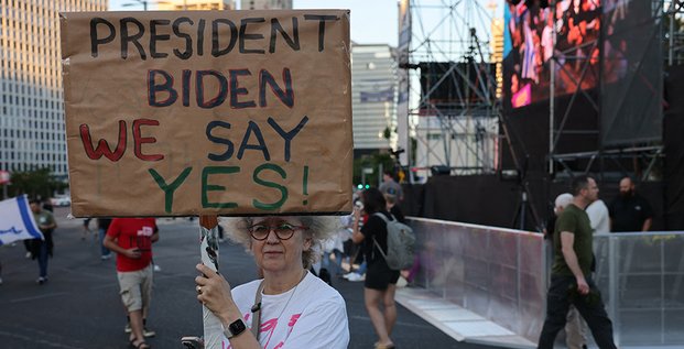 Le message d'une manifestante américaine à Joe Biden.
