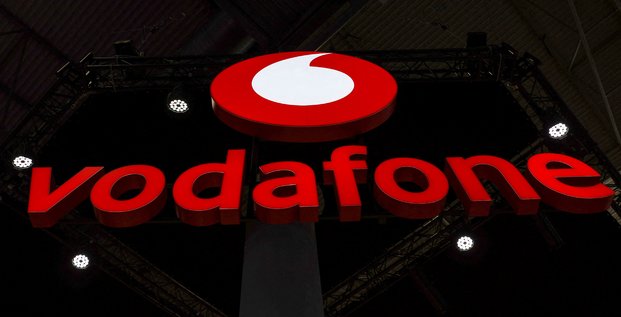 Logo de vodafone au congres mondial de la telephonie mobile (mwc) 2023