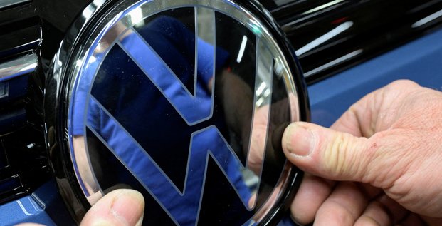 Logo de volkswagen a son siege a wolfsburg