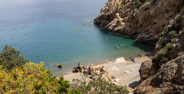 Halte dans l’anse de Ficajola, dans le golfe de Porto.