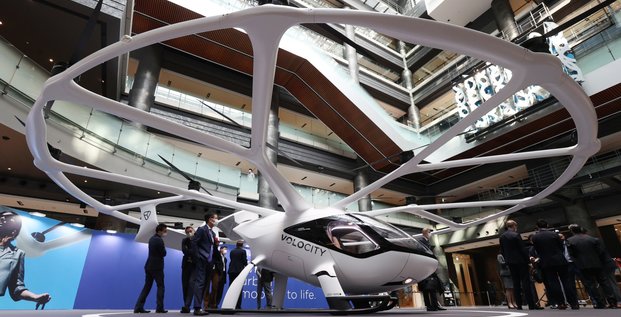 Taxi volant volocity volocopter lors d'une présentation au Japon en mars 2023