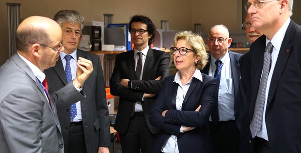 Geneviève Fioraso entourée de Marc Pircher, le préfet Henri-Michel Comet et Jean-Yves Le Gall