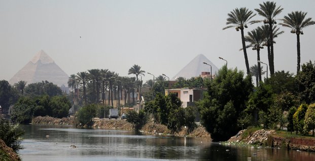 Egypte fleuve Nil Le Caire Pyramides