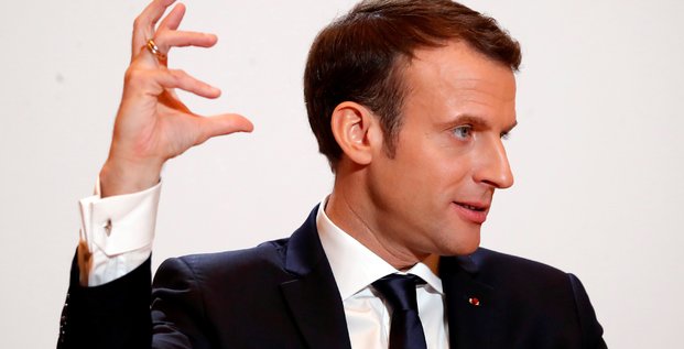 Macron au senegal pour defendre ses priorites, climat et education