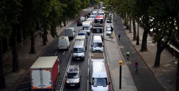 Londres alignera la regulation de l'automobile sur celle de l'ue