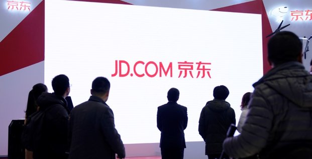 Saint laurent se lance dans le e-commerce en chine avec jd.com