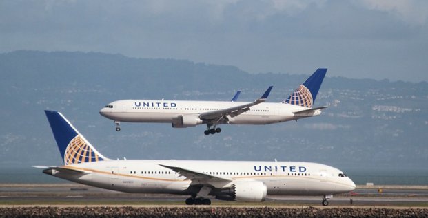 Boeing, B787, B767, United continental a suivre a wall street