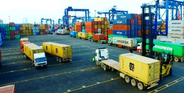 port Tanzanie commerce conteneurs
