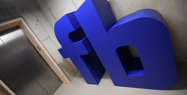 Facebook: profit et chiffre d'affaires depassent les attentes au 1er trimestre