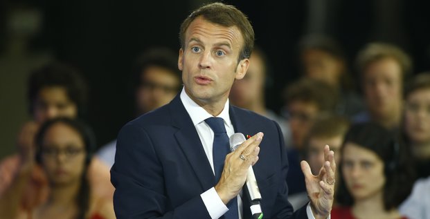 Macron vise 30.000 stages pour les quartiers prioritaires