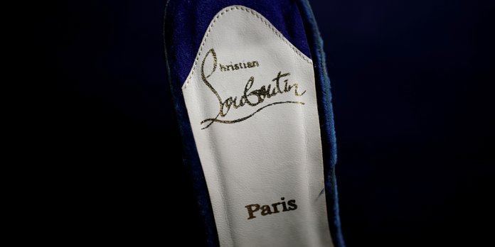 La famille Agnelli s offre 24 de Louboutin pour 541 millions d euros