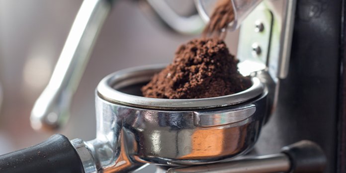 Découvrez la machine à café broyeur De'Longhi Magnifica Smart