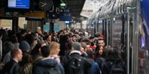 4e jour de grève des cheminots en gare de Lyon Part Dieu, à Paris, le 9 avril 2018