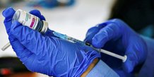 Astrazeneca: les ventes du vaccin anti-covid-19 depassent les attentes au t1
