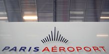 Le logo du groupe adp est visible a l'aeroport d'orly