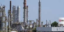 L'usine isab, la raffinerie de petrole appartenant a lukoil en sicile