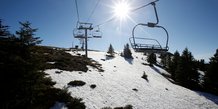 France/ski: les remontees mecaniques resteront fermees en fevrier