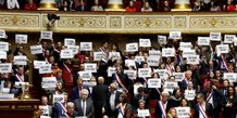 Vote de defiance sur la reforme des retraites a l'assemblee nationale a paris
