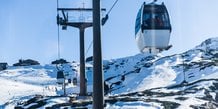 Montagne, station de ski, ski, pistes, neiges, télécabines
