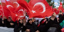 Des supporters d'erdogan lors d'un meeting a istanbul