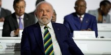Le president bresilien luiz inacio lula da silva ecoute la seance de cloture du sommet du nouveau pacte financier mondial, a paris