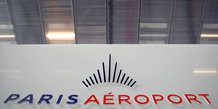 Le logo du groupe adp a l'aeroport d'orly pres de paris
