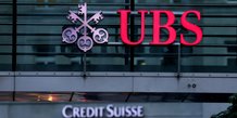 Les logos ubs et credit suisse a zurich