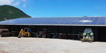 Le producteur montpelliérain d’énergie photovoltaïque Apex Energies se renforce sur le segment de marché des hangars agricoles solaires.