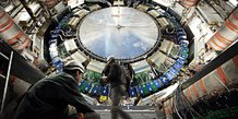 CERN : expérience CMS reliée au LHC