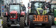 Des agriculteurs manifestant a bruxelles, en belgique